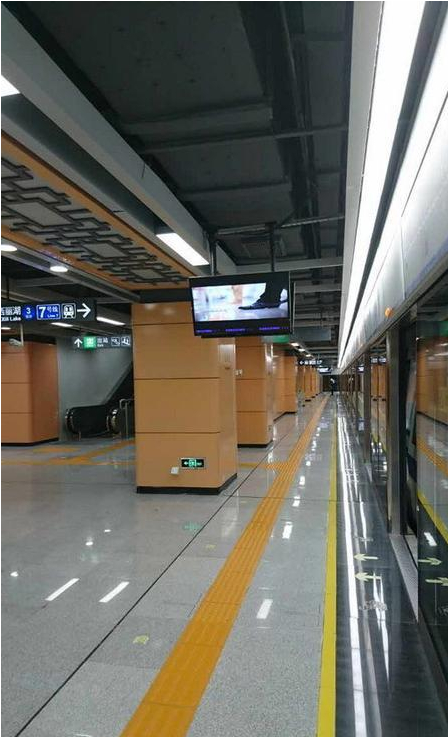 Honglingbei subway station, Luohu District, Shenzhen